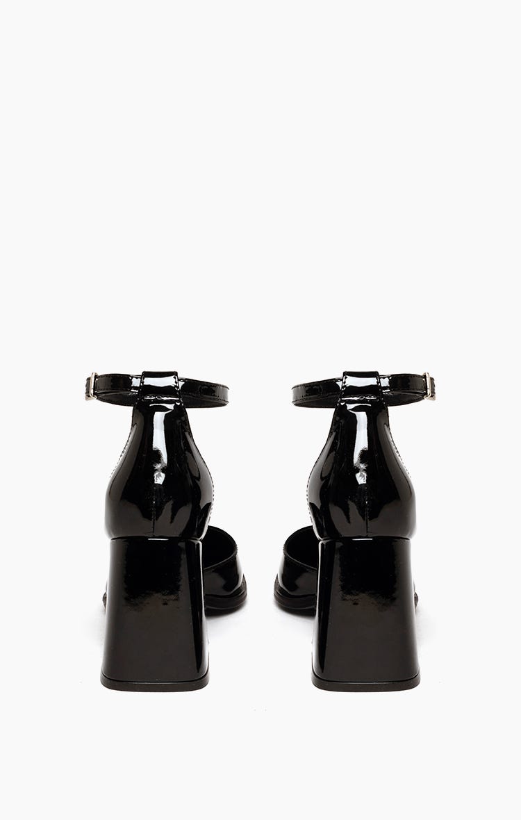 Stiletto Winehouse