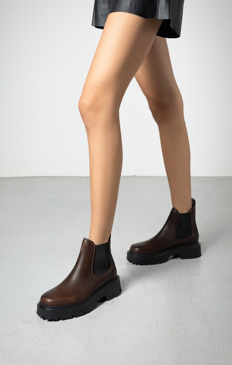Borcego Curious