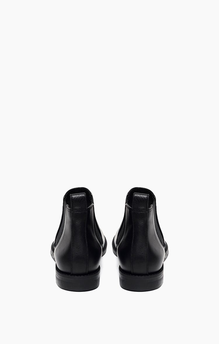 Bota Ravenscroft